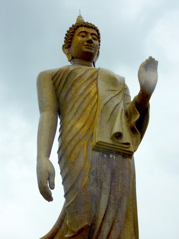 Standing Buddha at Wat Pikulthong